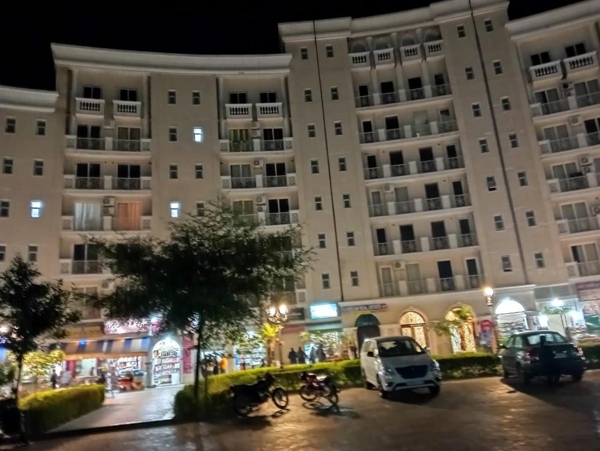 Appartamento Omaxe Krishna Aavas Vrindāvan Esterno foto