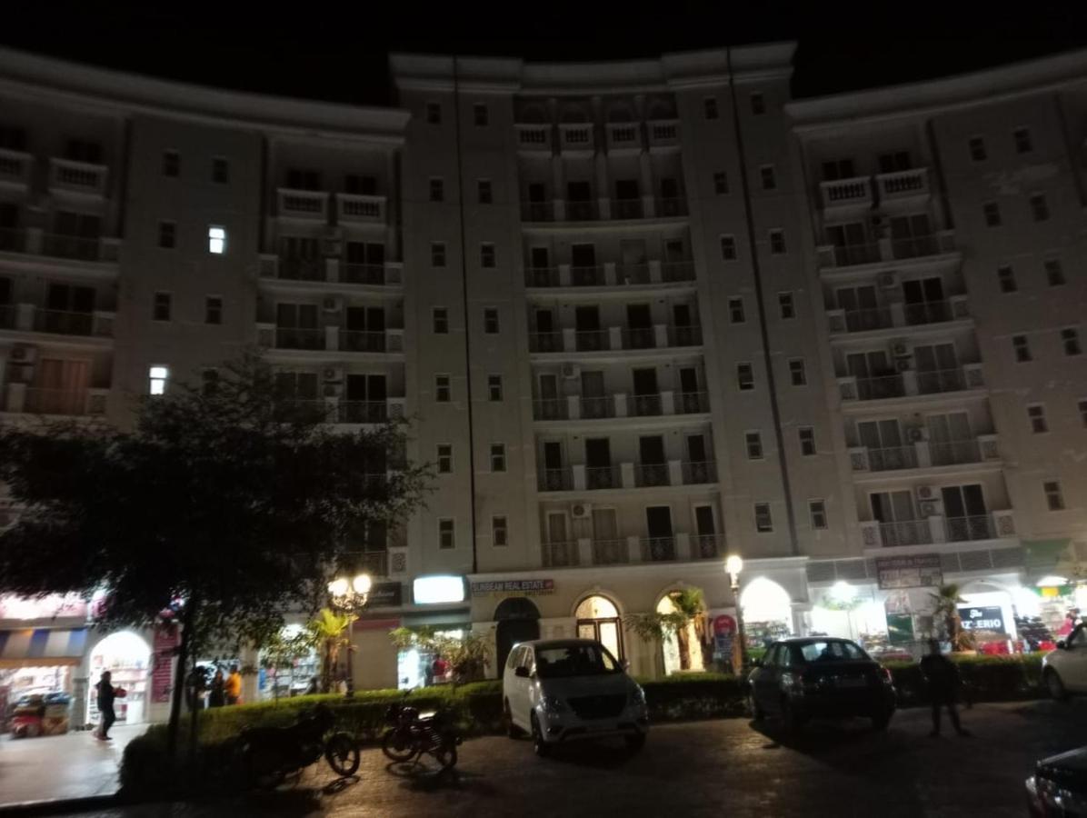 Appartamento Omaxe Krishna Aavas Vrindāvan Esterno foto