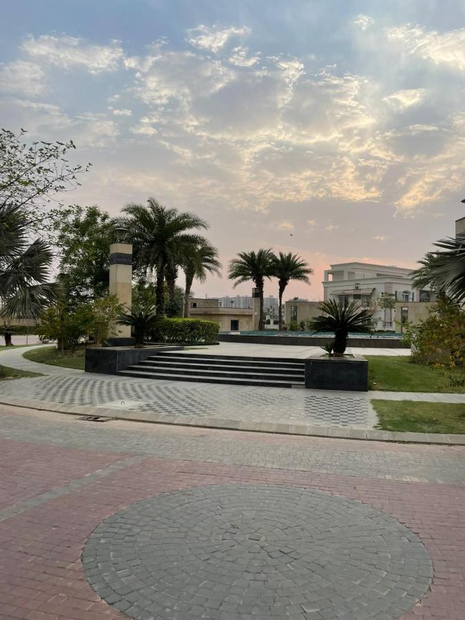 Appartamento Omaxe Krishna Aavas Vrindāvan Esterno foto